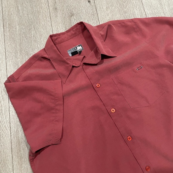 Vintage Oakley software red iridescent button up shirt size large - Picture 1 of 12
